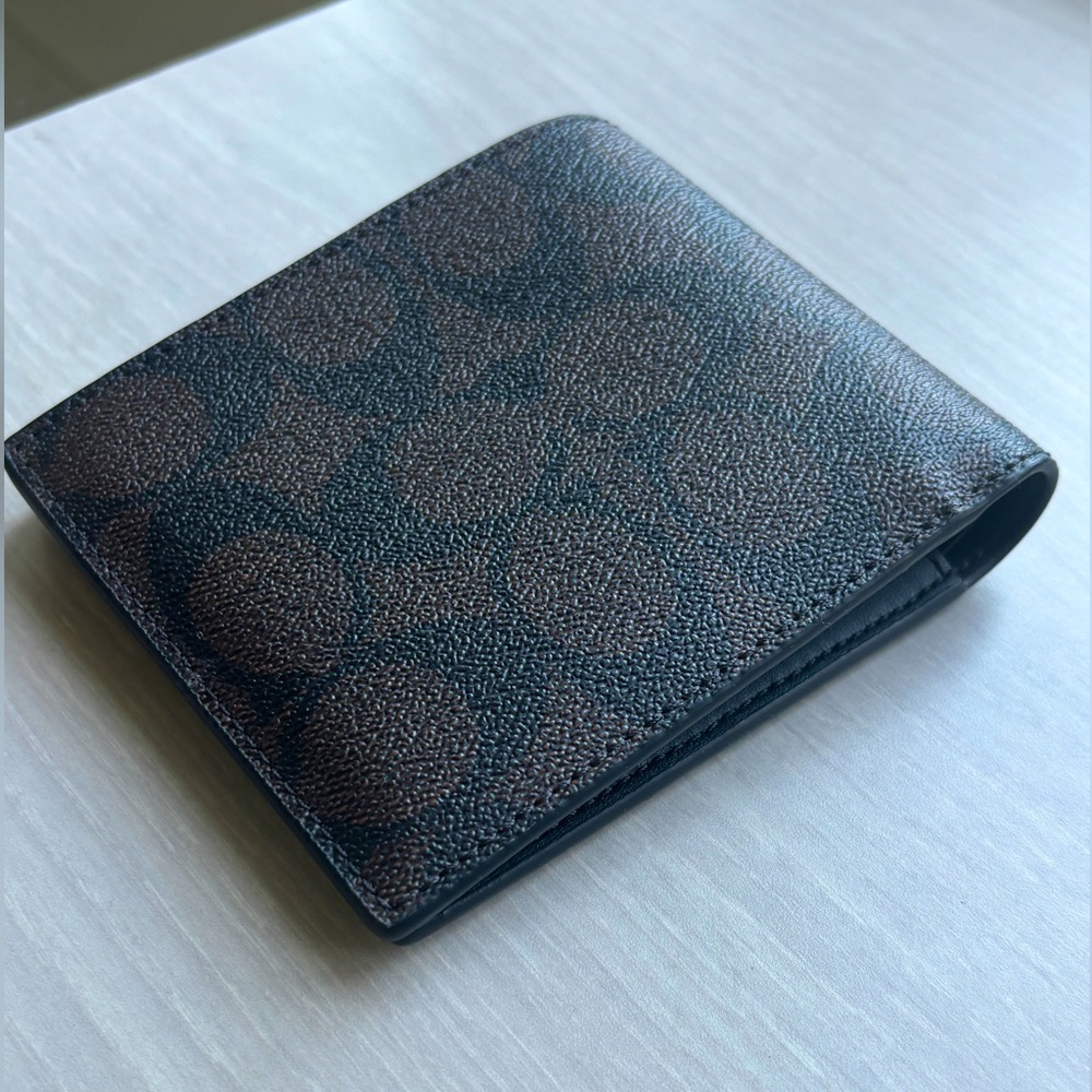 Coach Wallet in a stunning Mahogany Multi color